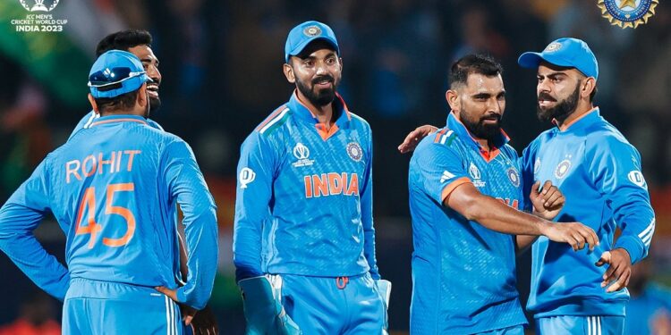 நியூசிலாந்தை மிரட்டிய ஷமி! உலகக் கோப்பையில் புதிய வரலாறு படைத்த முதல் இந்தியர்!