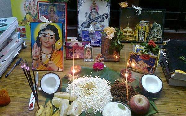 சொந்த ஊர் திரும்பும் மக்கள், காய்கறிகள் விற்பனை ஜோர்! களை கட்டும் ஆயுதபூஜை கொண்டாட்டம்!