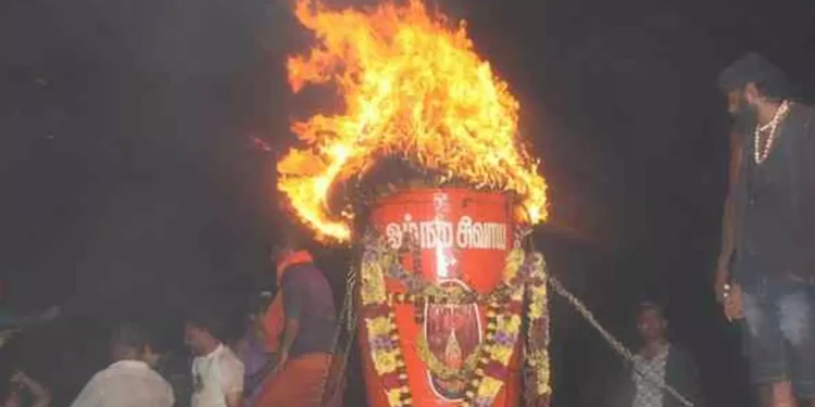 Karthigai Deepam 2023: அண்ணாமலையாருக்கு அரோகரா! விண்ணைப் பிளக்கும் கோஷத்துடன் திருவண்ணாமலையில் இன்று ஏற்றப்படுகிறது மகாதீபம்