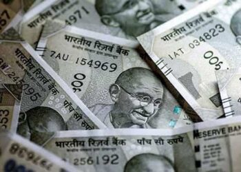 Cyclone Michaung: சென்னைவாசிகளே! நாளை முதல் வெள்ள நிவாரணம் வழங்கும் பணி தொடக்கம்! ரேசன் கடைகள் நாளை இயங்கும்!