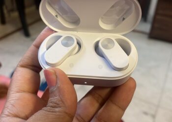 புத்தாண்டுக்கு Earbuds ஆர்டர் பண்ணப் போறீங்களா? அமேசானில் டாப் 5 இதுதான் – முழு விவரம்