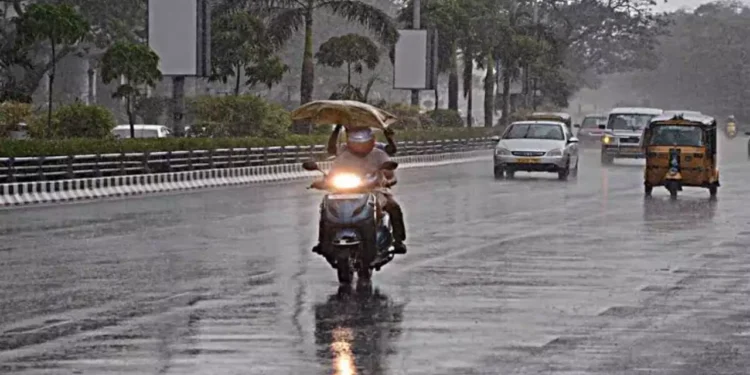 Chennai Rains: “நள்ளிரவு முதல் நாளை மாலை வரை” சென்னைவாசிகளை மீண்டும் மிரட்ட வரும் மழை!