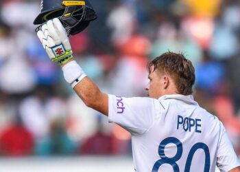 Ollie Pope: ‘கில்லி’யாக மாறி தண்ணி காட்டும் ஒல்லி போப்! தடுமாறும் இந்தியா!