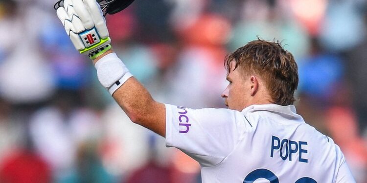 Ollie Pope: ‘கில்லி’யாக மாறி தண்ணி காட்டும் ஒல்லி போப்! தடுமாறும் இந்தியா!