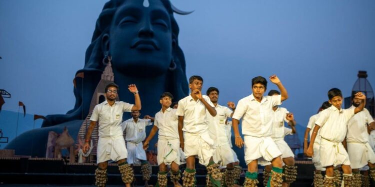 Isha: ஈஷாவில் பல்லாயிரம் ஆண்டு பண்பாட்டை பறைசாற்றும்‘தமிழ் தெம்பு’ திருவிழா!