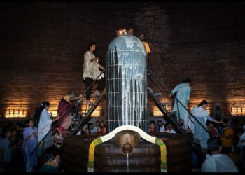 Isha: சத்குரு தலைமையில் ஈஷாவில் கோலாகலமாக நடந்த குரு பெளர்ணமி விழா