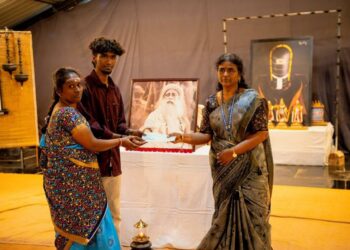 Isha: பழங்குடி கிராம மாணவர்களின் கல்வி கனவுகளை நனவாக்கும் ஈஷா!
