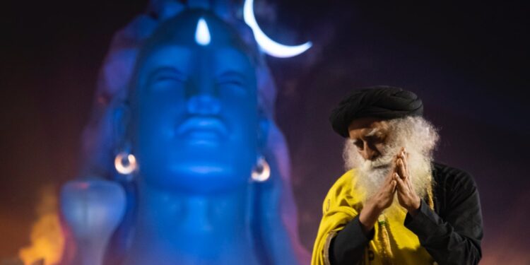 Isha: ஈஷாவில் மகாசிவராத்திரி கோலாகல கொண்டாட்டம்.. ராஜ்நாத்சிங் பங்கேற்பு! பக்தி பரவசத்தில் மக்கள்!